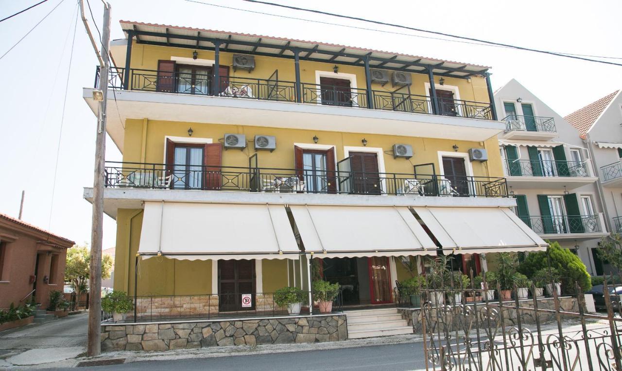 Petania Hotel & Apartments Lixouri Exterior foto